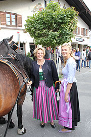 Miesbachs 1. Bürgermeisterin Ingrid Pongratz und die Bayer. Bierkönigin Barbara Stadler (Foto:Martin Schmitz)